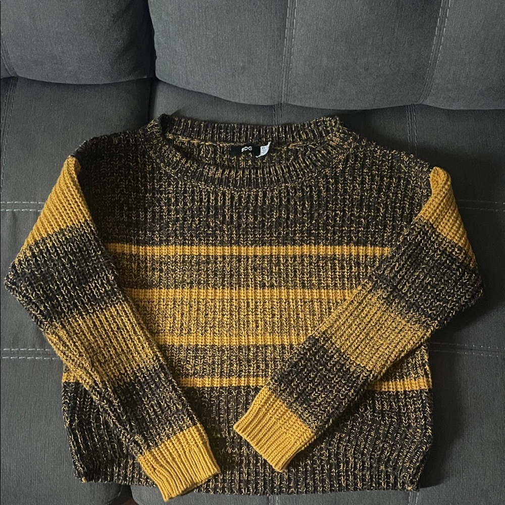 ✨BDG Sweater